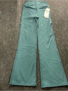 Vouri wide leg, chillout leggings small new with tags color moss retail $138